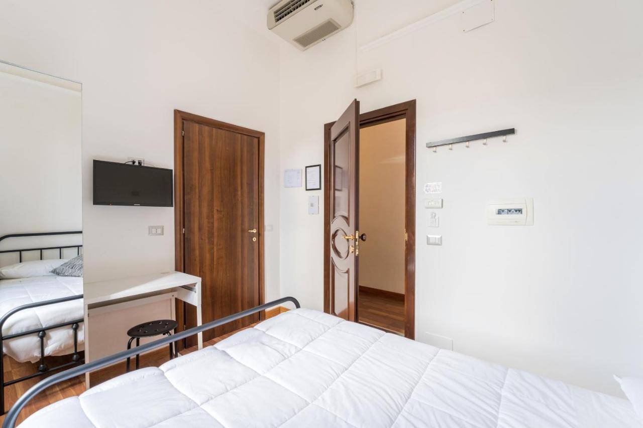Rooms Piramide Rzym Zewnętrze zdjęcie