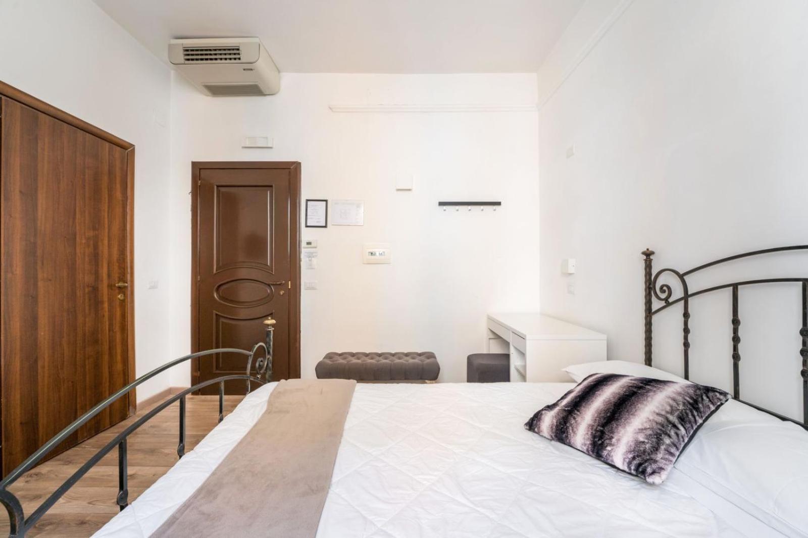 Rooms Piramide Rzym Zewnętrze zdjęcie